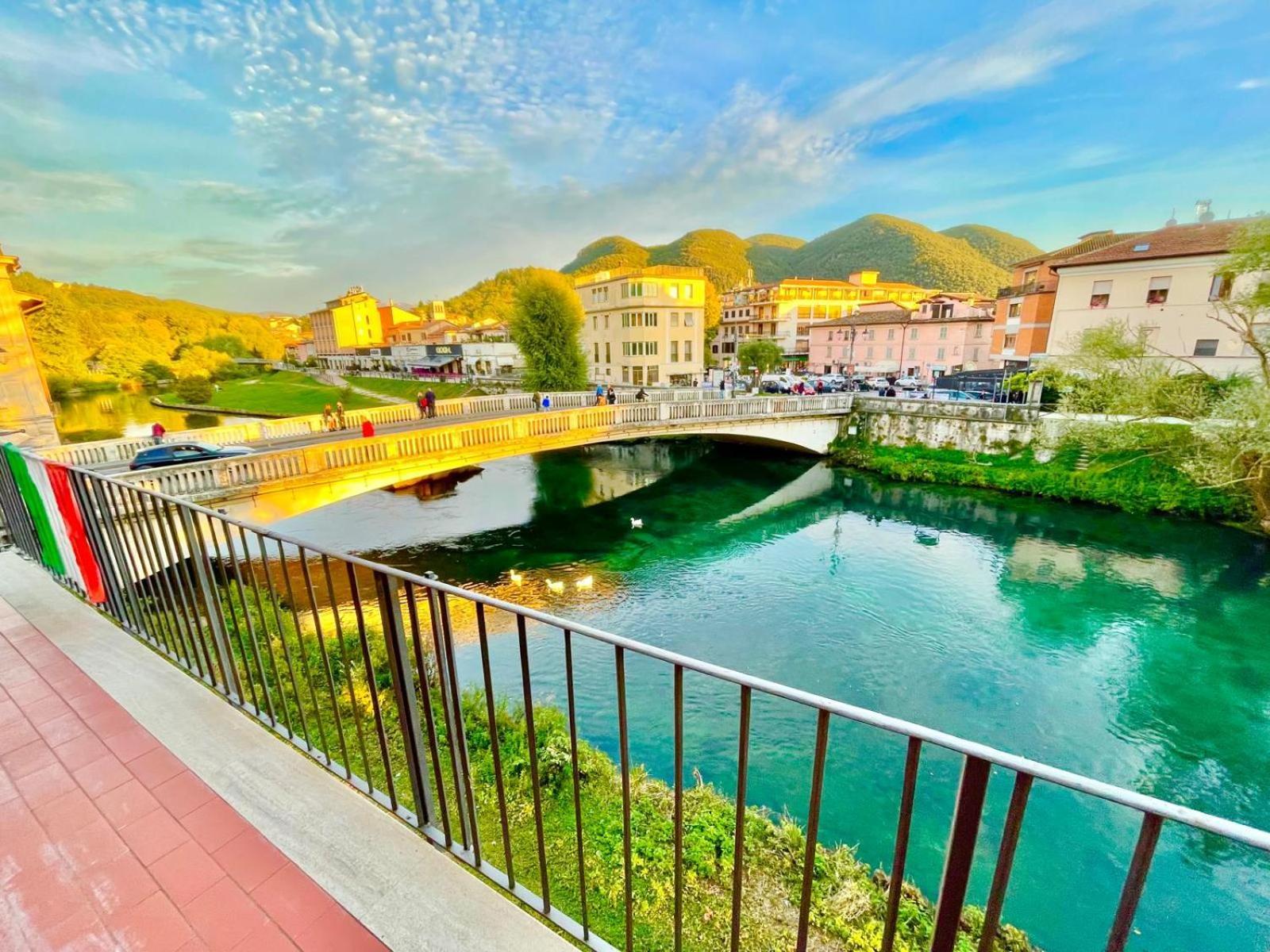 Tra I Due Ponti Appartement Rieti Buitenkant foto